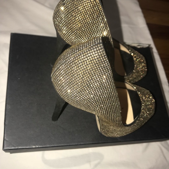 Giuseppe Zanotti gold studded peep toe heel - Picture 6 of 7